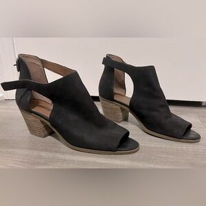Lucky Brand Black Peep-Toe Block Heel Shoe (Size 9.5)